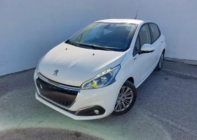Peugeot 208 Signature BlueHDi 73KW 100CV